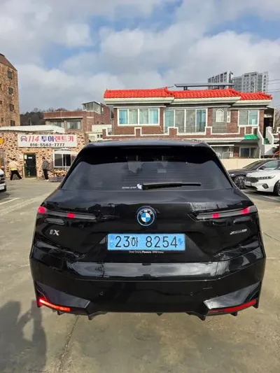 BMW iX