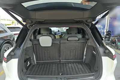 Nio ES8