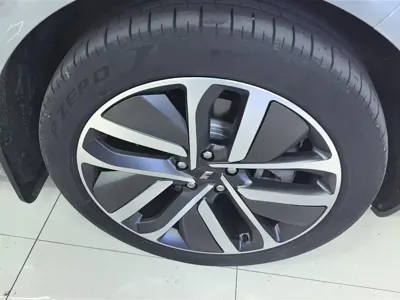 Li Auto Li L6