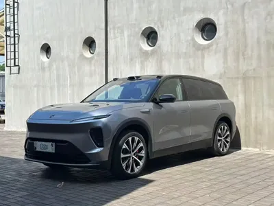 Nio ES8