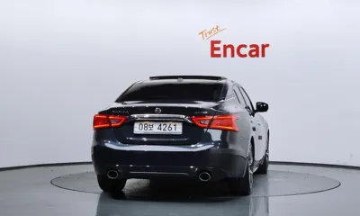 Nissan Maxima