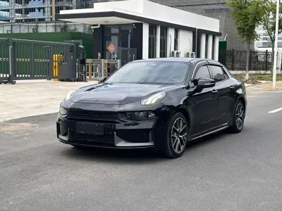 Lynk & Co 03