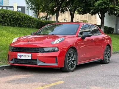 Lynk & Co 03