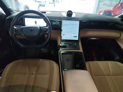 Nio ES8