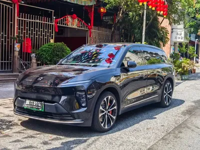 Nio ES8