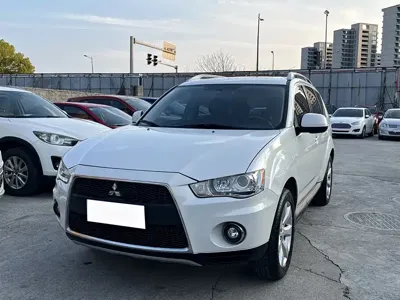 Mitsubishi Outlander (Import)