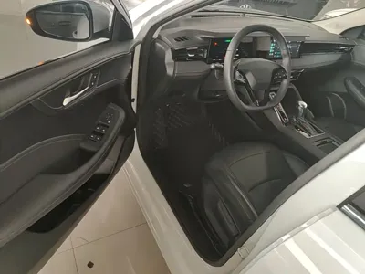 Roewe i5
