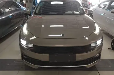 Lynk & Co 03