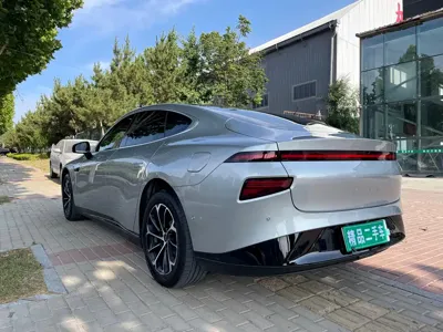 Xpeng P7