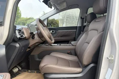 Wuling 730