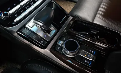 Genesis EQ900