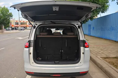 Wuling 730