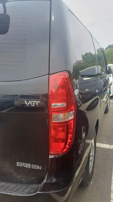 Hyundai Starex