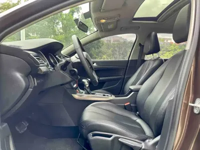 Peugeot 408