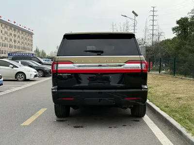 Lincoln Navigator