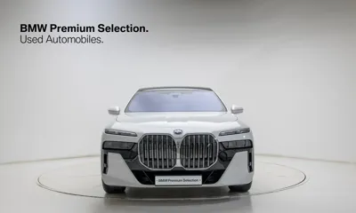 BMW i7