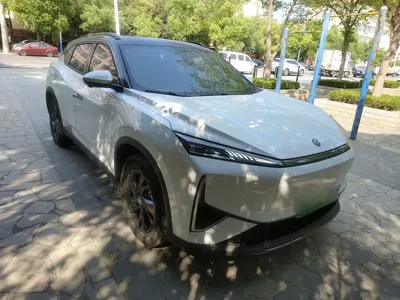 Dongfeng Fengshen L7