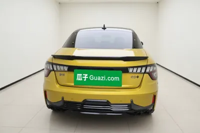 Lynk & Co 03