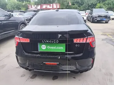 Lynk & Co 03