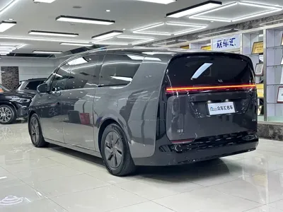 Li Auto Li MEGA