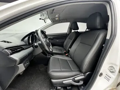 Toyota Yaris L