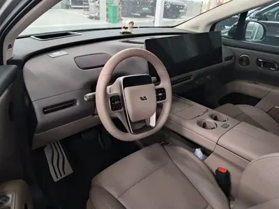 Li Auto 理想i8