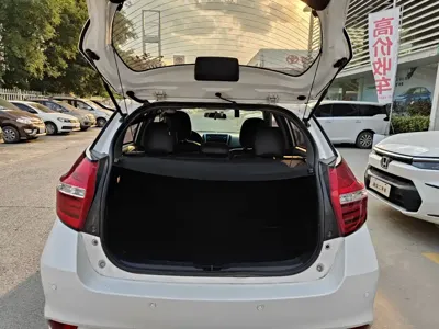Toyota Yaris L