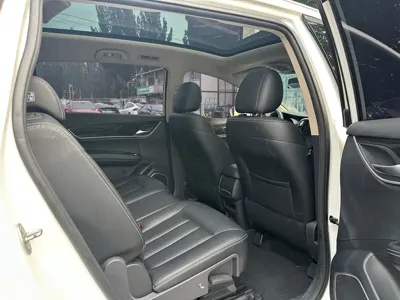 BYD MAX