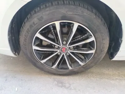 Roewe i5