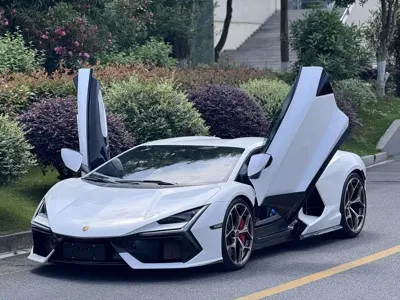 Lamborghini Revuelto