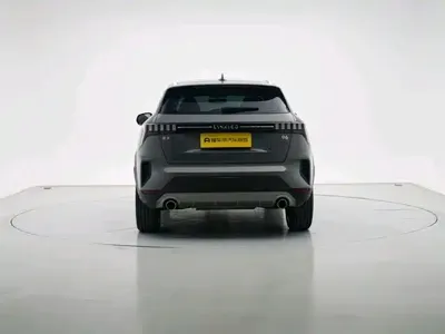 Lynk & Co 06