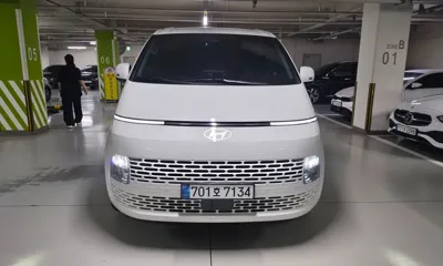 Hyundai Staria