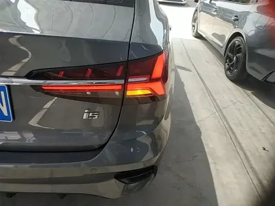 Roewe i5
