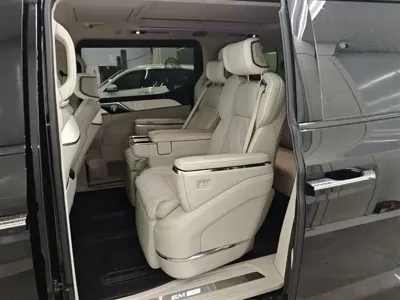 Volvo EM90