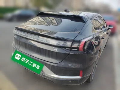 Zeekr 001