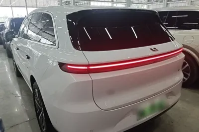 Li Auto L6