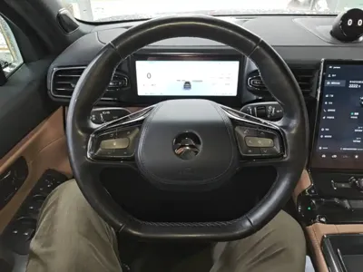 Nio ES8