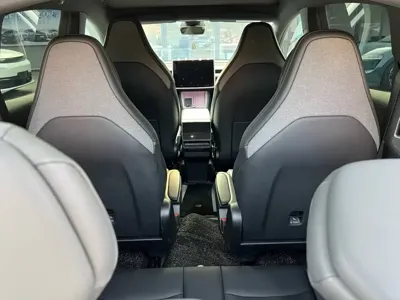 Tesla Model Y L
