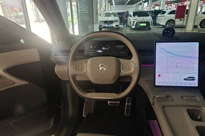 Nio ES8