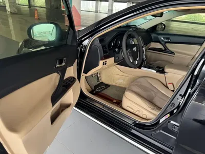 Toyota Reiz