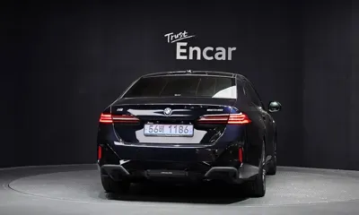 BMW i5