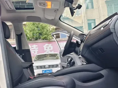 Roewe i5