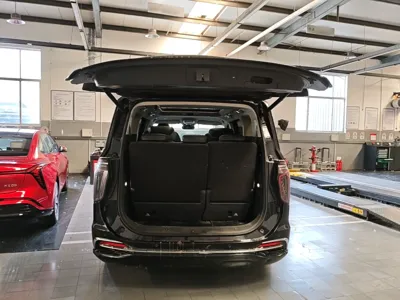 Hongqi HQ9