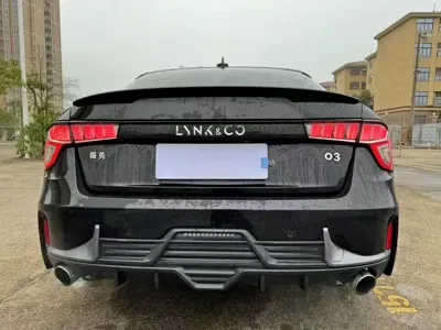 Lynk & Co 03