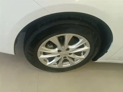 Roewe i5