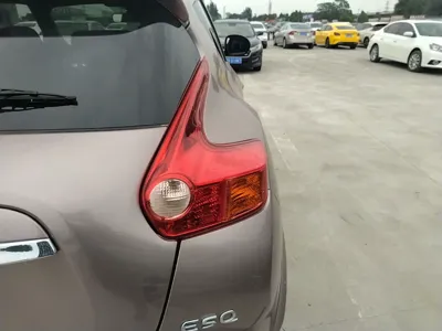 Infiniti ESQ