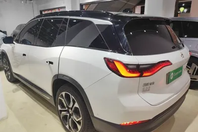Nio ES8