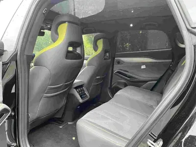 BYD L EV