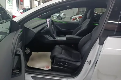 Tesla Model Y L