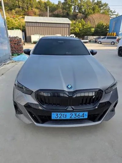 BMW i5